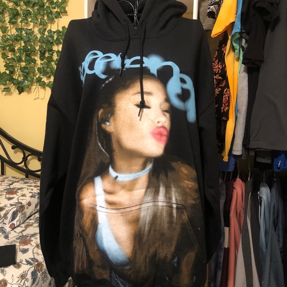 Ariana Grande hoodie